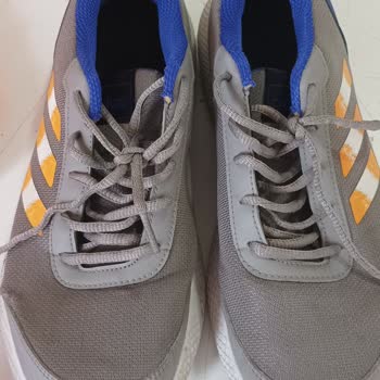 FLO Ayakkabı Kullanılmış Yırtık Ayakkabı