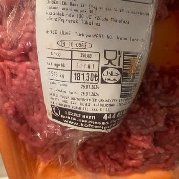 Köfteci Yusuf SKT'Sİ 1 Gün Kalan Kararmış Ürünleri Satışa Sunuyor.