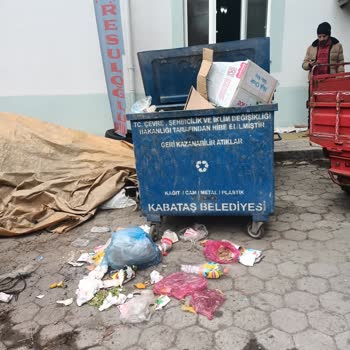 Sağlık Bakanlığı Çöp Kutusu Ve Çevre Kirliliği