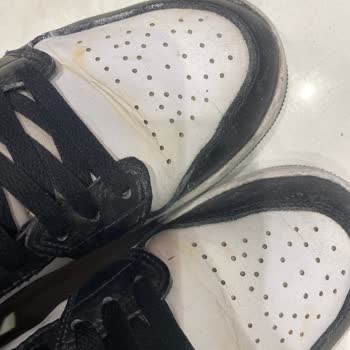 Shopi Go 3 Aylık Ayakkabıda Sarı Lekeler Oluşmaya Başladı!