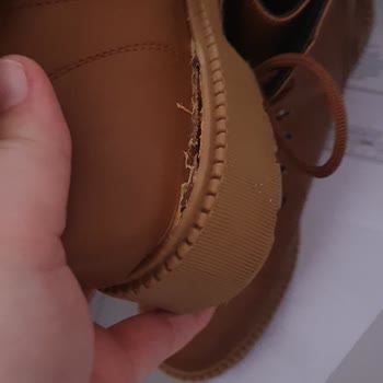 FLO Ayakkabı Üç Saatte Bozulan Bot Hayal Kırıklığı
