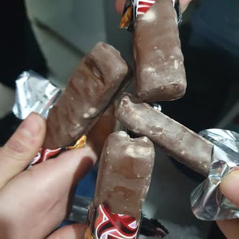 Eti Gıda Eri Maximus Çikolata Bayat Çıktı