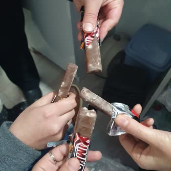 Eti Gıda Eri Maximus Çikolata Bayat Çıktı