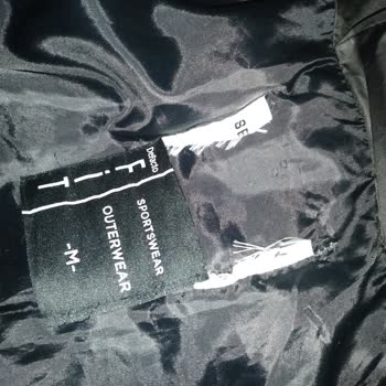 DeFacto Mont Etiketinin Altında Başka Etiket Olması