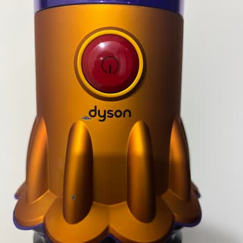 Dyson V12 Süpürge Çiçek Kısmında Boya Atması