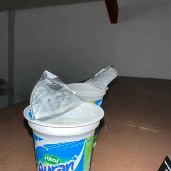 Sütaş Ayranları Sağlığımızı Etkileyecek Derecede Yapıştırıcı Problemi