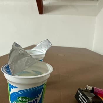 Sütaş Ayranları Sağlığımızı Etkileyecek Derecede Yapıştırıcı Problemi