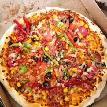 Domino's Pizza İsimleriyle Alakasız Pizzalar!