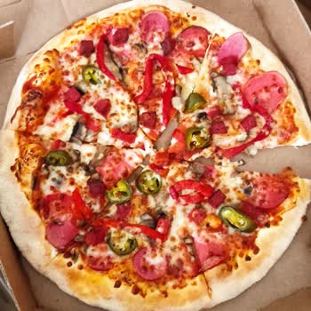 Domino's Pizza İsimleriyle Alakasız Pizzalar!