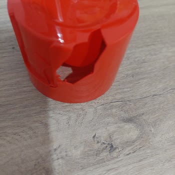 Rossmann Hasarlı Kargo Yağ Çözücü Akmis Fırın Köpüğün Kapağı Kirik