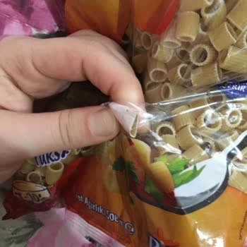 Piyale Makarna İçinden Taş Gibi Hamur Çıktı