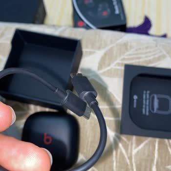 Beats by Dre Kullanılmış Ürünü Kapalı Kutu Diye Sattılar. Beats Fit Pro