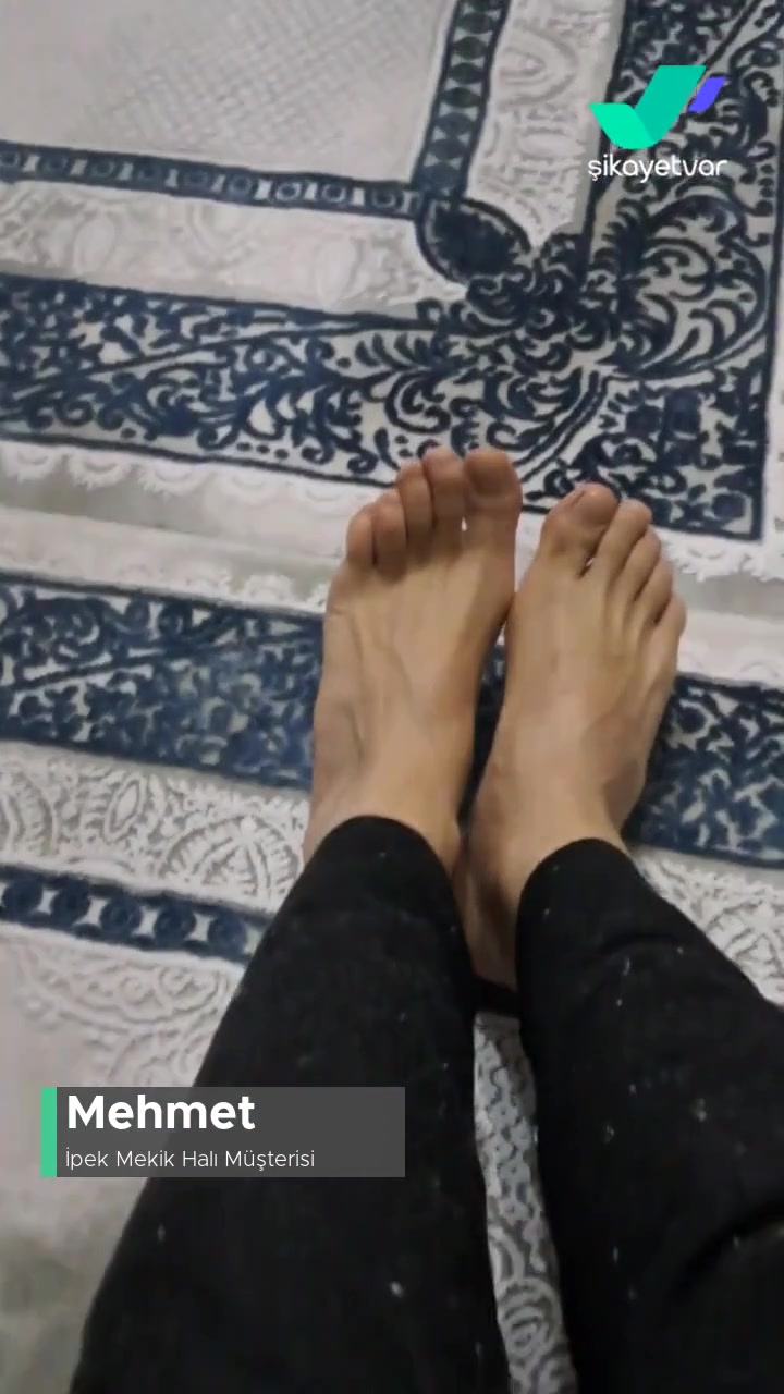 İpek Blossom Halı Tüyleri Üzerimize Yapışıyor! videonun kapak resmi