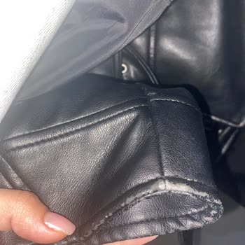 Zara Deri Ceket Soyuldu