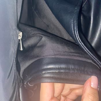 Zara Deri Ceket Soyuldu