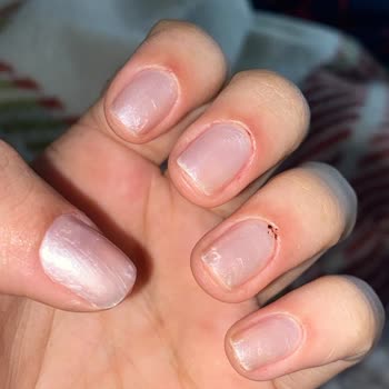 Gloria Kuaför & Güzellik Salonu Manikür İle Ellerimi Parçaladılar!