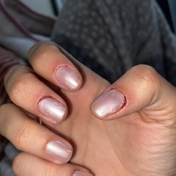 Gloria Kuaför & Güzellik Salonu Manikür İle Ellerimi Parçaladılar!