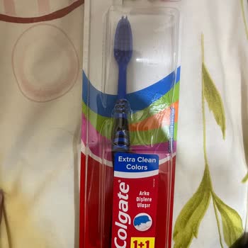 Colgate Halı Fırçası Resmen