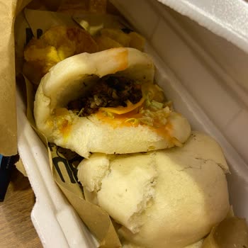 Beşiktaş Bun The Bun Kalitesiz Yemek Ve Mekan