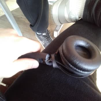 JBL560BT Zorlamama Rağmen Kırıldı