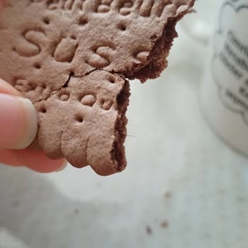 BİM Bisküviden Kıl Çıktı!