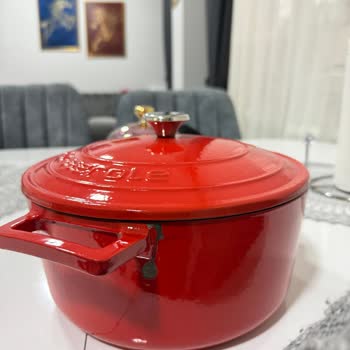 Lava Tenceremin Boyası Dökülüyor