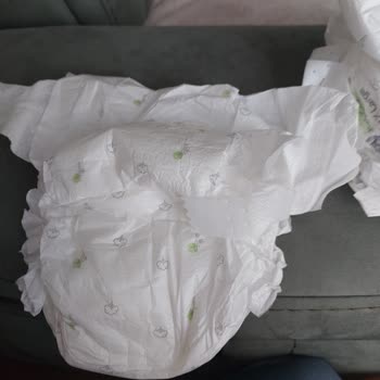 Sleepy Bebek Bezi Yapışkanları Yırtılıyor