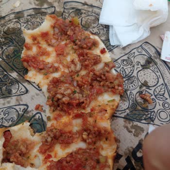 Sbarro Pişmemiş Yemek İlgisiz Çalışan