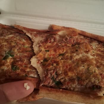 Migros'tan Az Pişmiş Böcek Yemeği