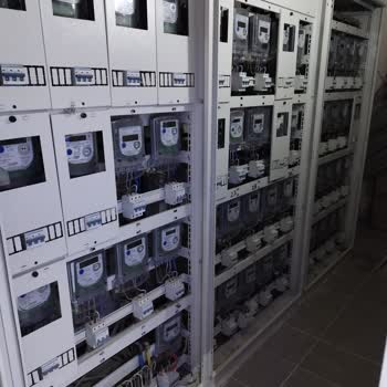 Aksa Fırat Elektrik Dağıtım Elektrik Sayaç Kapakları Açık Tehlike Arz Ediyor
