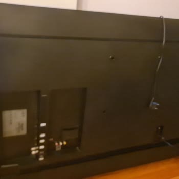 Samsung TV QE50Q60TAU Açılıp Kapanma Sorunu