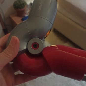 Dyson Gen 5 Mobilya Altı Aparatı Sorunu