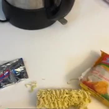 İndomie Noodle Böcek Vakası