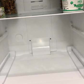 Profilo Nofrost Buzdolabı Su Biriktiriyor. Servis Sorun Yok Diyor.