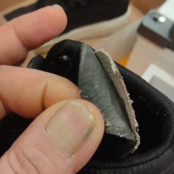 FLO Ayakkabı FLO Aksaray Nora Daki Şube Satılan Ürünün Arkasında Değil