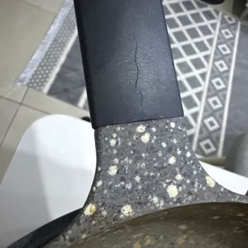 Emsan Mutfak Perge Granit Döküm Tencere Ve Tavam Renk Attı, Yandı, Yapıştı!