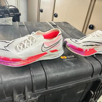 Cmr Butik Cmrspor Mağazası Nike Zoomxfly Erkek Koşu Ayakkabısı