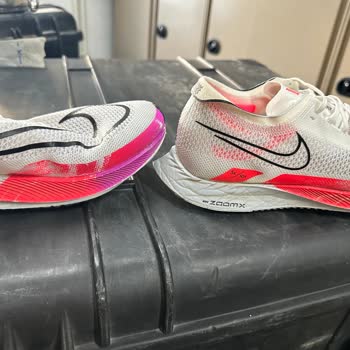 Cmr Butik Cmrspor Mağazası Nike Zoomxfly Erkek Koşu Ayakkabısı