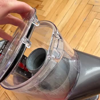 Dyson V8 Toz Haznesi Kapağı Komple Çıktı Nasıl Takılır