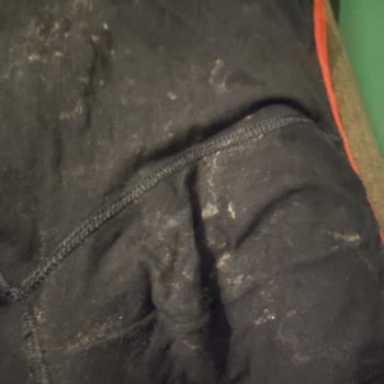 OMO Deterjan Beyaz Lekeler Bırakıyor