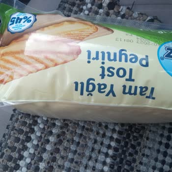 BİM Aknaz Tost Peyniri Kabardı.