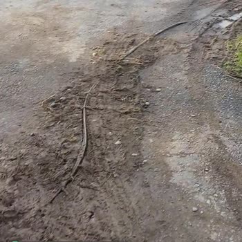 Türk Telekom Telefon Kabloları Ve Devrilen Direkler...