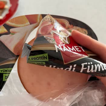 Namet Hindi Füme Ürününden Yanmış Fitiller Çıktı