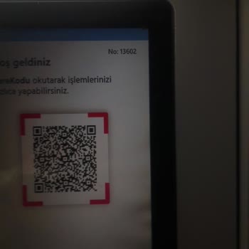 İş Bankası ATM'de Sıkışan Paramı İade Etmiyor!