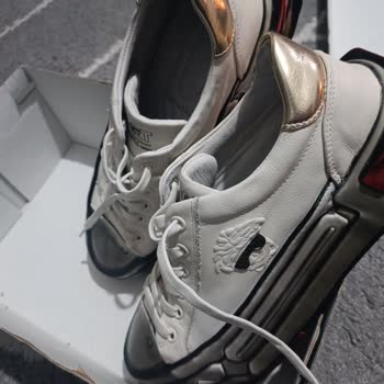 Sadık Yılmaz Shoes Kalitesiz Ürün Ve Servis!