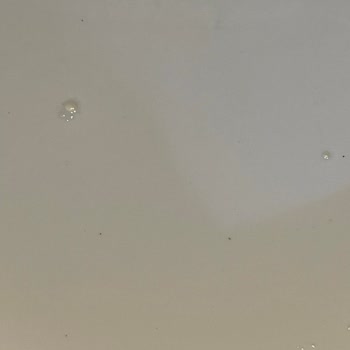 Tire Süt İçindeki Siyah Noktalar