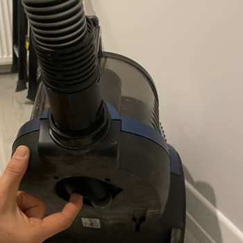 Arnica Tesla Süpürge Teker Bağlantı Plastiği Kırılması