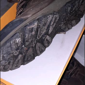 Scooter Ayakkabı Botumun Tabanı Resmen Erimiş