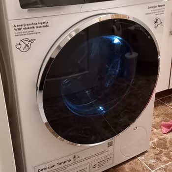 Bosch Seri 8 Kurutma Ve Çamaşır Makinesi Kendi Kendine Açılma Ve Donma