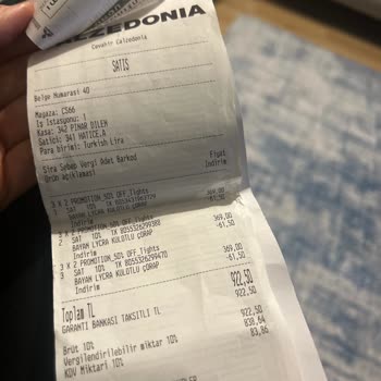 Cevahir AVM İstanbul Calzedonia Asla Ürünlerinin Arkasında Değiller